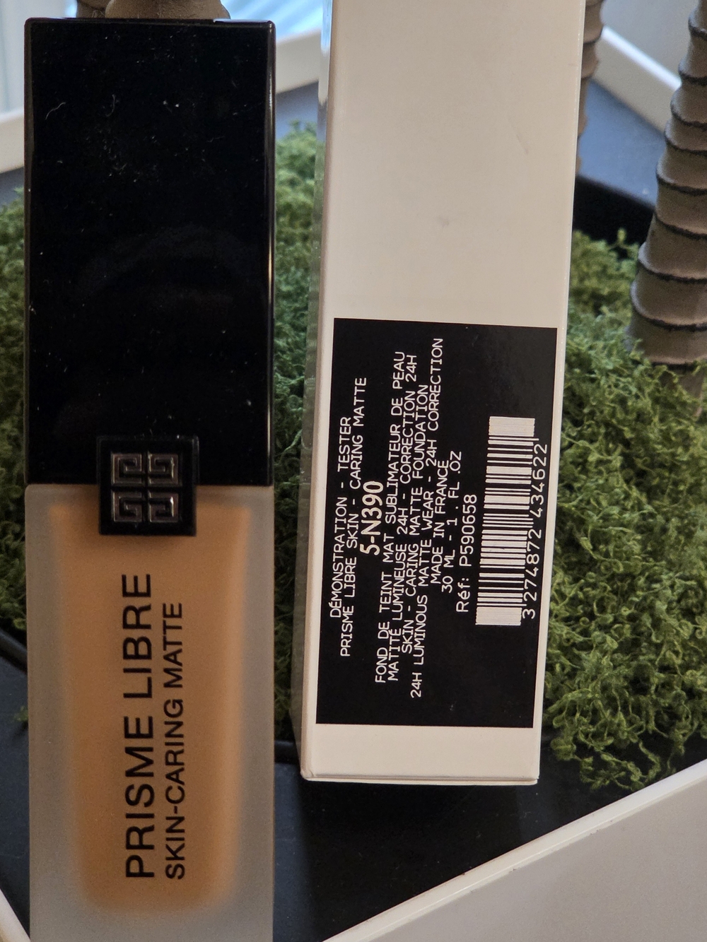Givenchy Prisme Libre Skin-Caring Matte Foundation 5-N390 1 oz New in Box